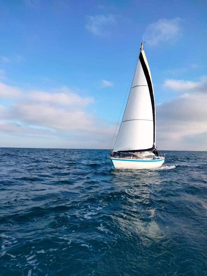 Botel Le Nid Marin,Un Voilier Pour Deux Sete Vieux Port *