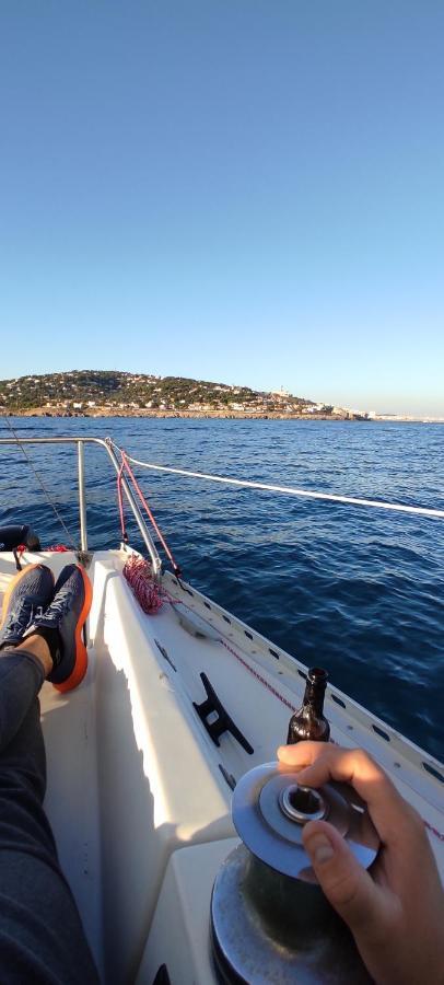 Botel Le Nid Marin,Un Voilier Pour Deux Sete Vieux Port Sete